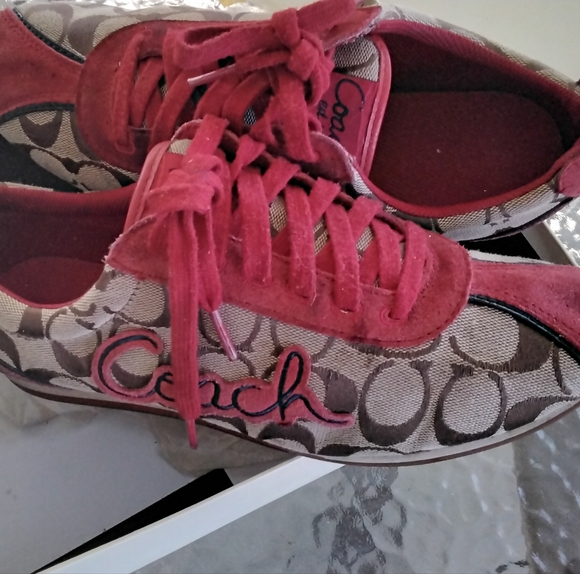 Coach Red Sneaket - Picture 2 of 4